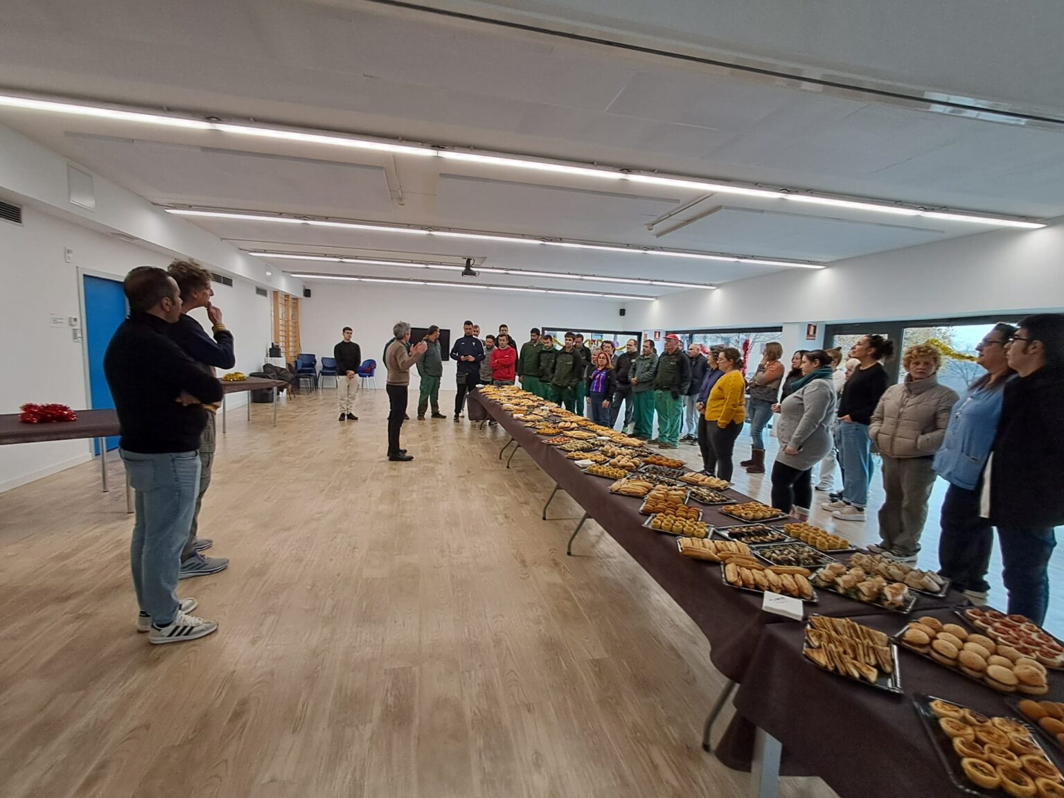 el-dinar-de-nadal-del-centre-especial-de-treball-reuneix-tot-l-equip